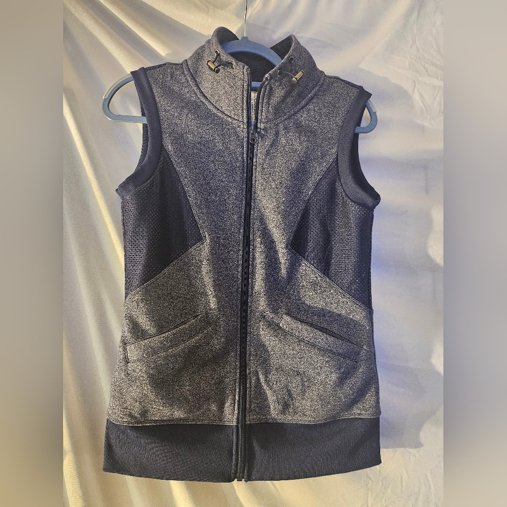 Lorna‎ Jane Womens Size Sm Vest Navy, Uniquely, Active